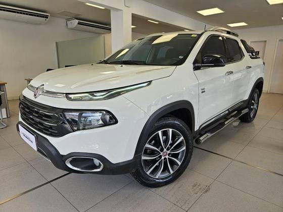 FIAT TORO 2.0 16V TURBO DIESEL VOLCANO 4WD AT9 FIAT TORO 2.0 16V TURBO DIESEL VOLCANO 4WD AT9